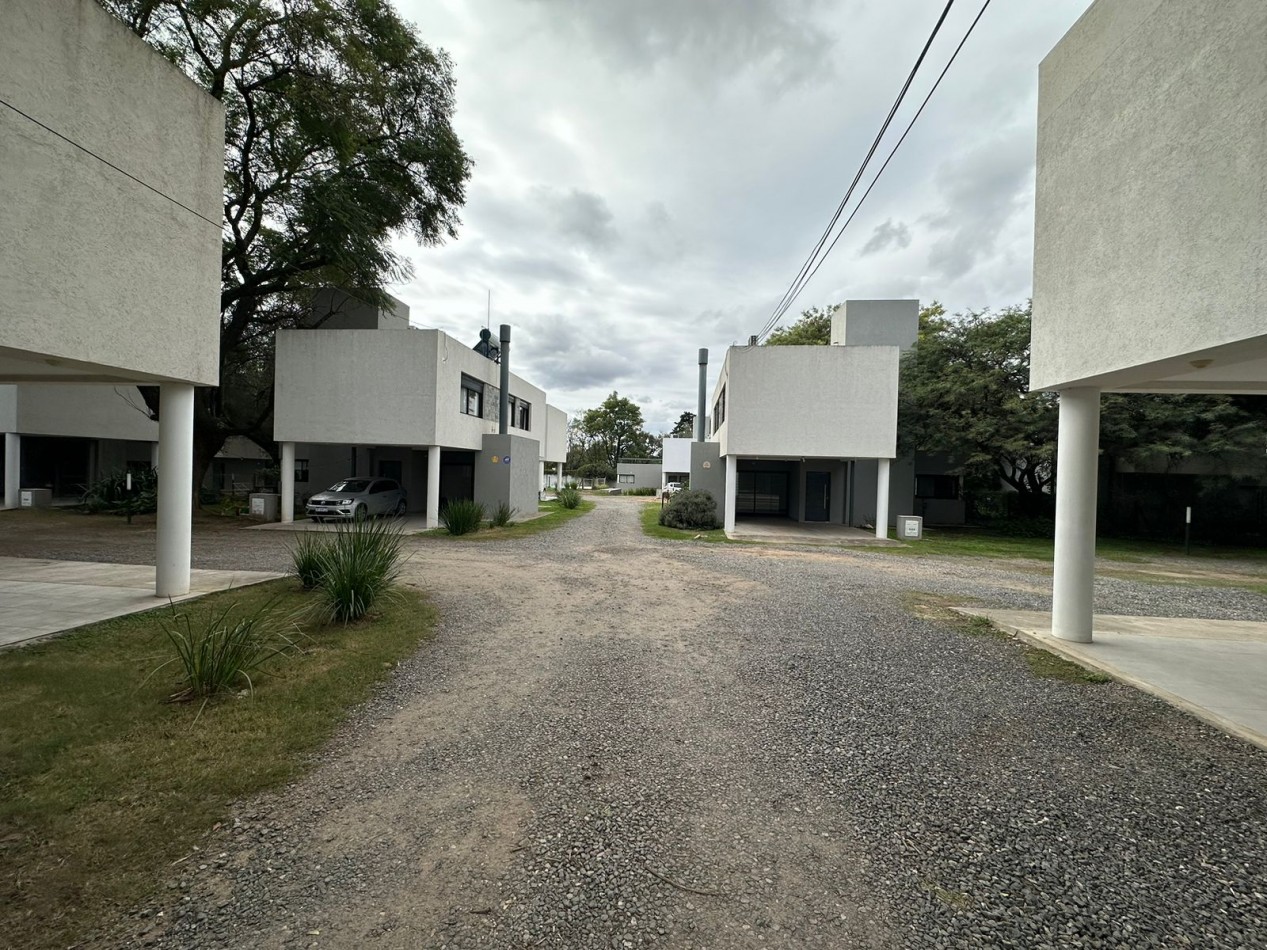 SEGURIDAD Y CONFORT EN EL CORAZON DE VILLA ALLENDE