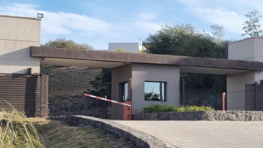 LIQUIDAMOS LOTE EN CUMBRES DEL GOLF!!!